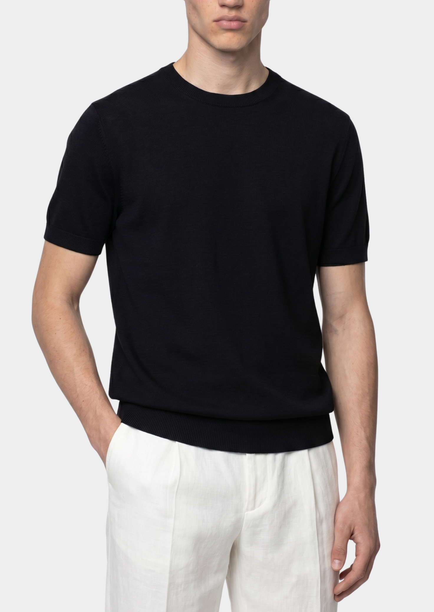 ESSENTIAL BLACK KNITTED CREWNECK T-SHIRT